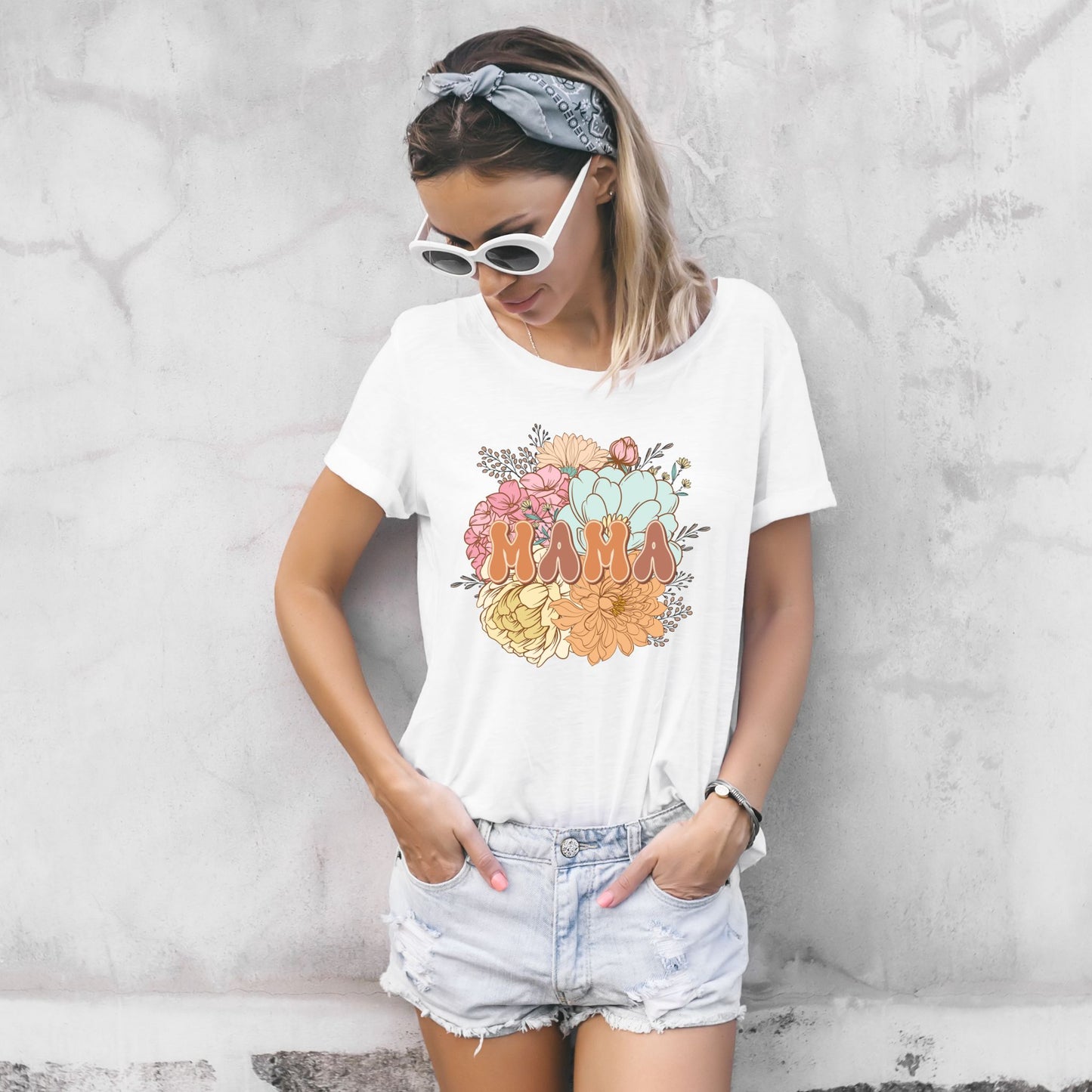 Mama in Bloom - Mom T-Shirt