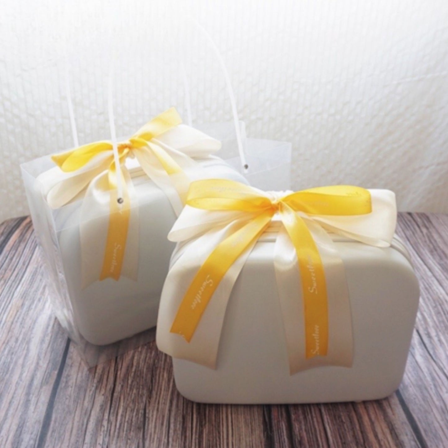 Sweet Yellow Girl Baby Gift Set Luggage 3-6 Months