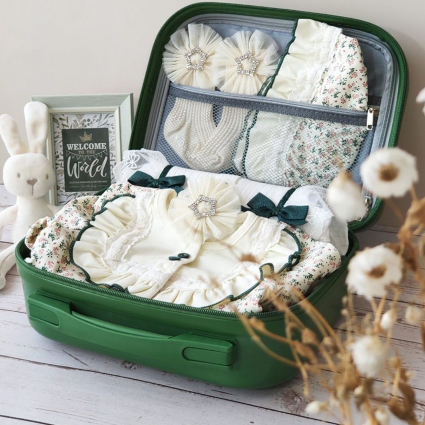 Gorgeous Green Baby Girl Gift Set Luggage 0-3 Months