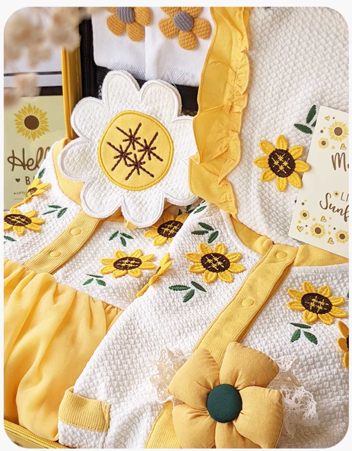 Sunshine Snuggles Baby Girl Gift Set 0-3 Months